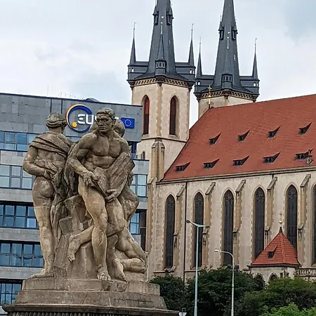Zlaty V Centru Prahy B1 פראג