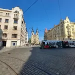 Zlaty V Centru Prahy B1 *